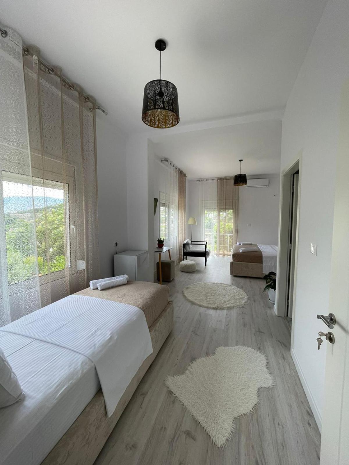 Ilvi Guesthouse Gjirokaster Exterior photo