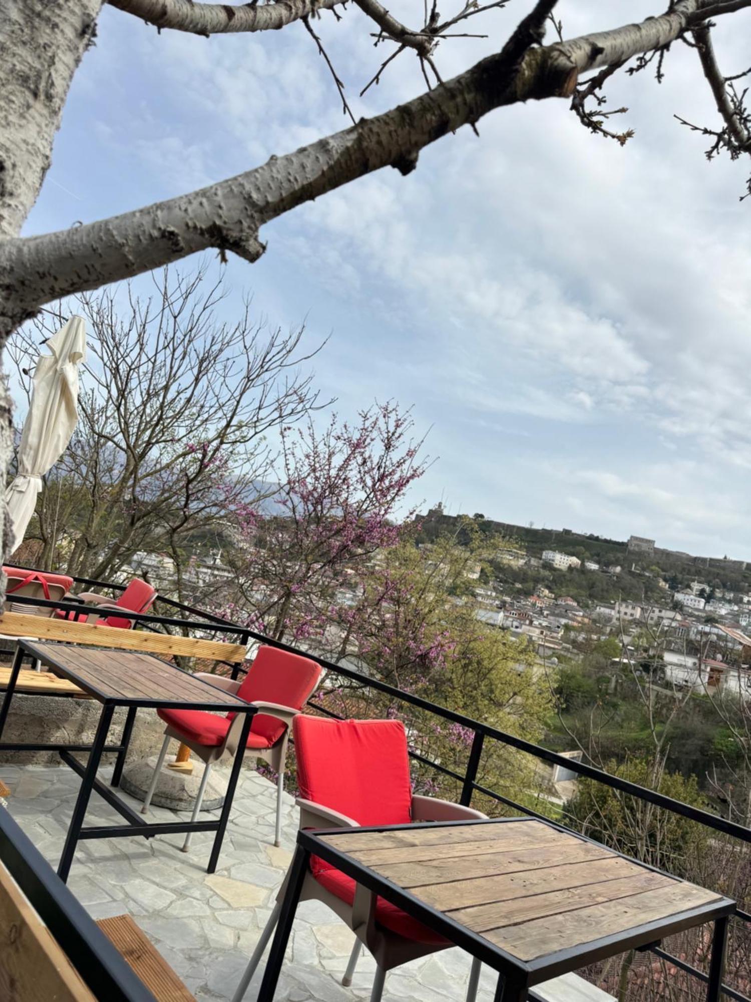 Ilvi Guesthouse Gjirokaster Exterior photo