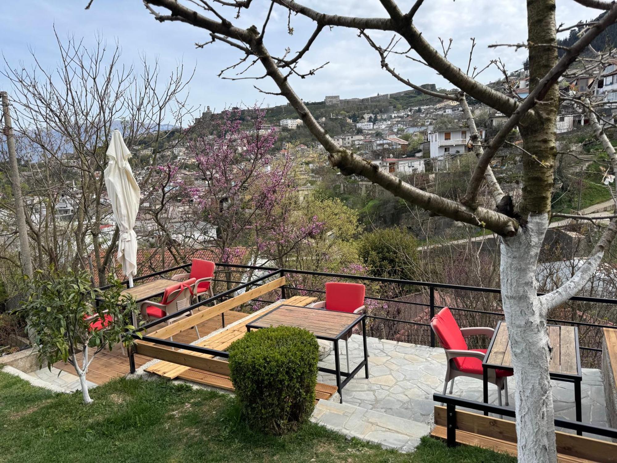 Ilvi Guesthouse Gjirokaster Exterior photo